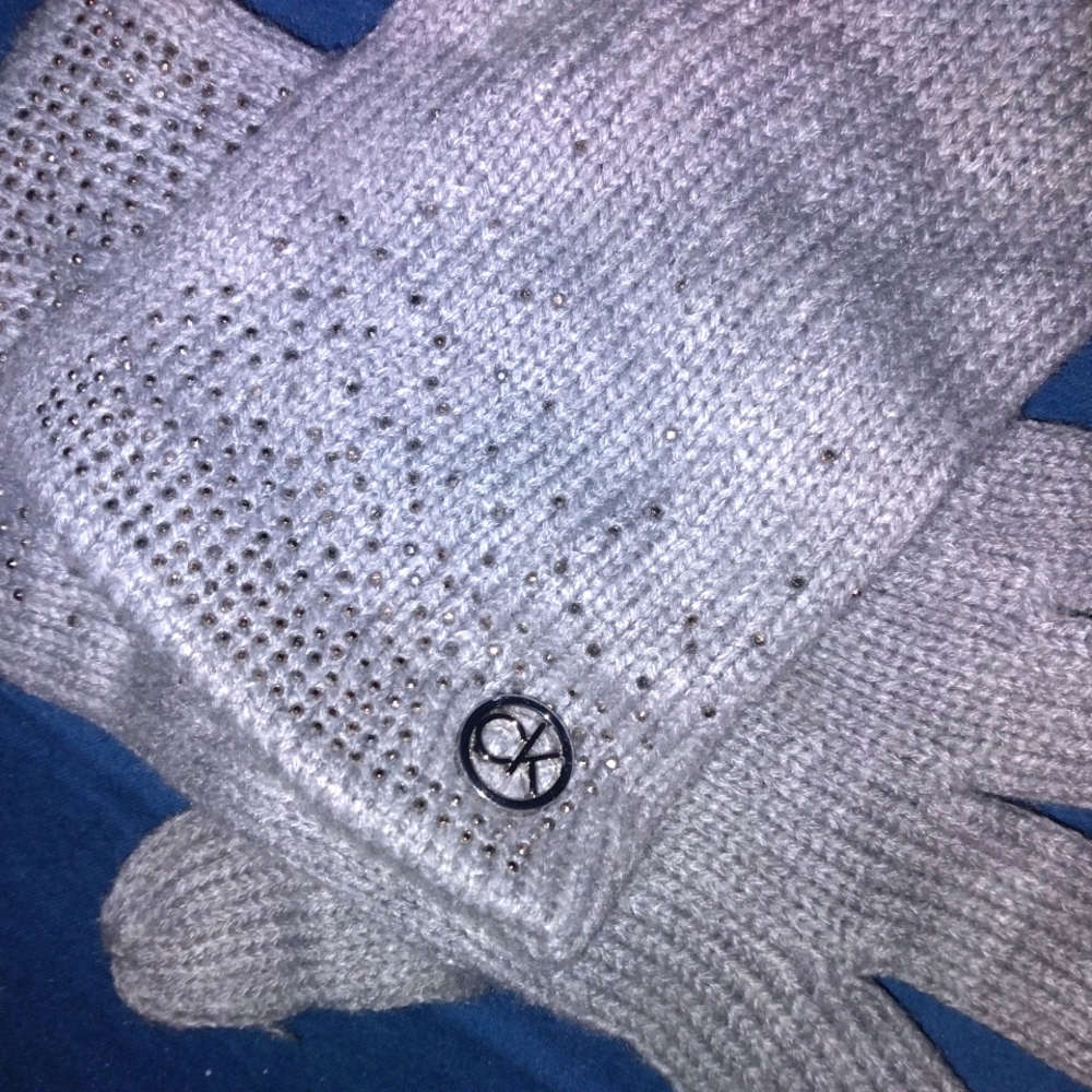Calvin Klein Gloves - Picture 2 of 5